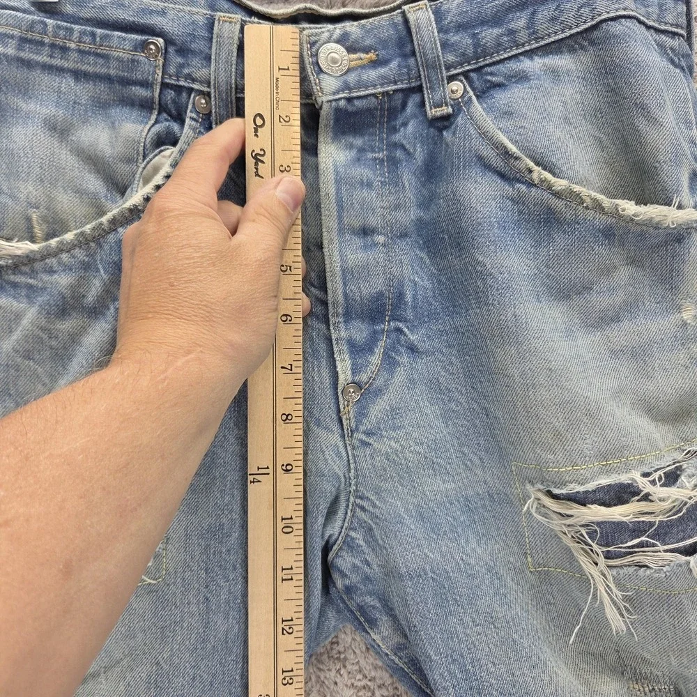 VTG Levis Engineered Jeans Men Thrashed Destroyed Twisted Buckle Back Fits 31x30